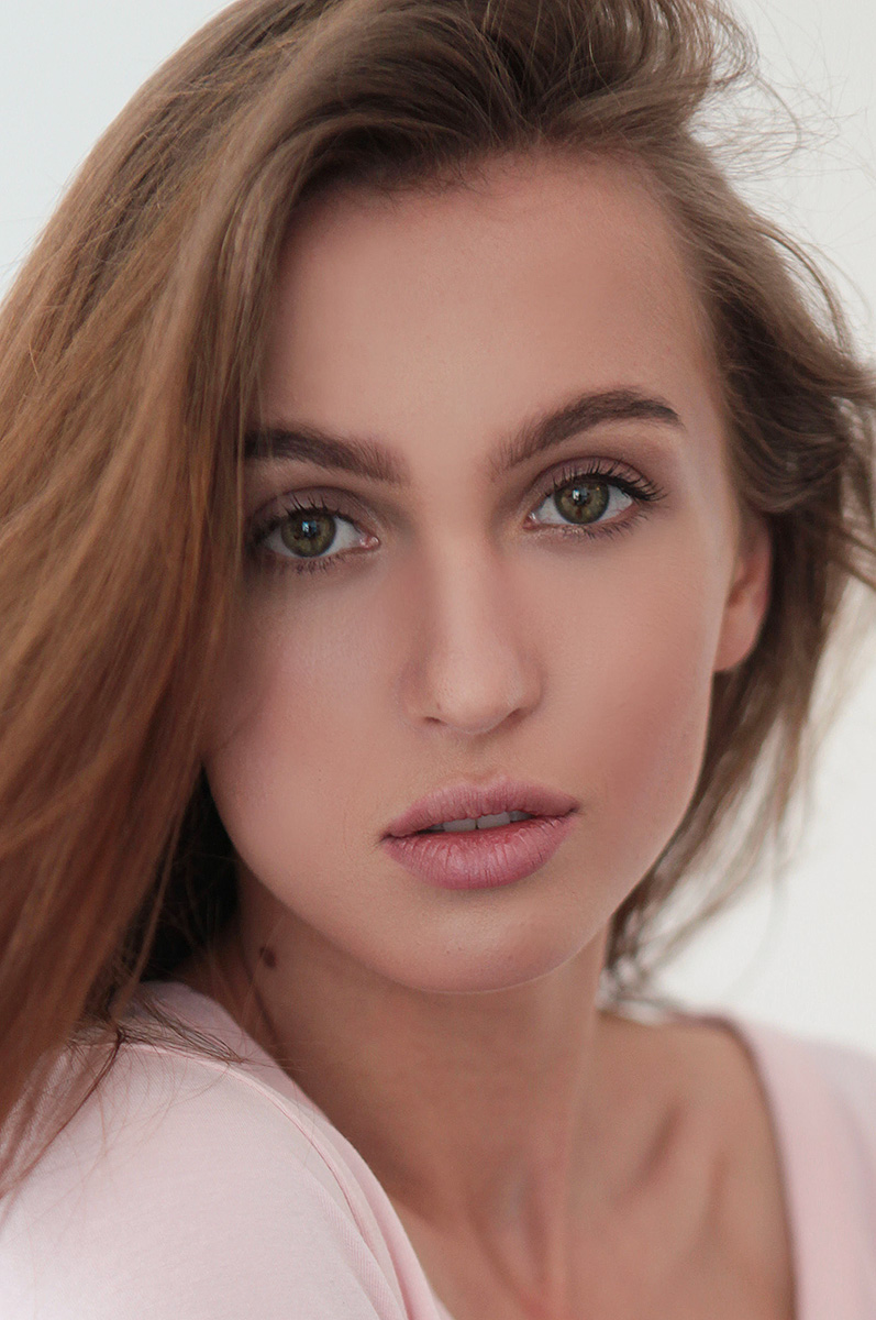 Photo of Holly Rains