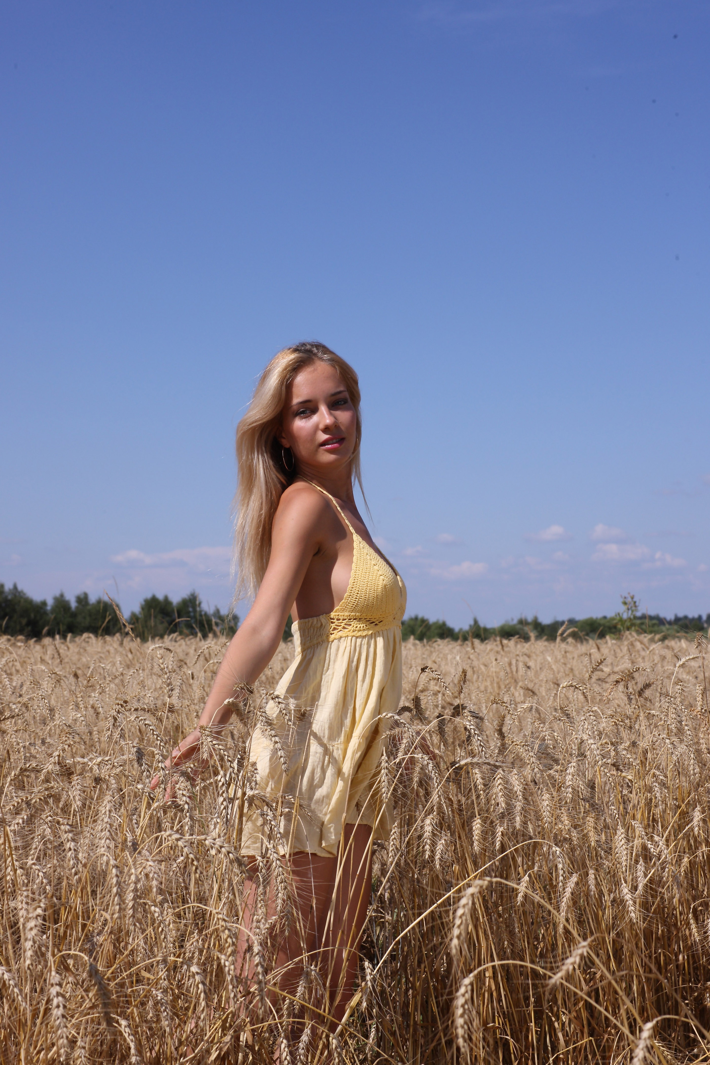 Adriana - Set 4 photo 7